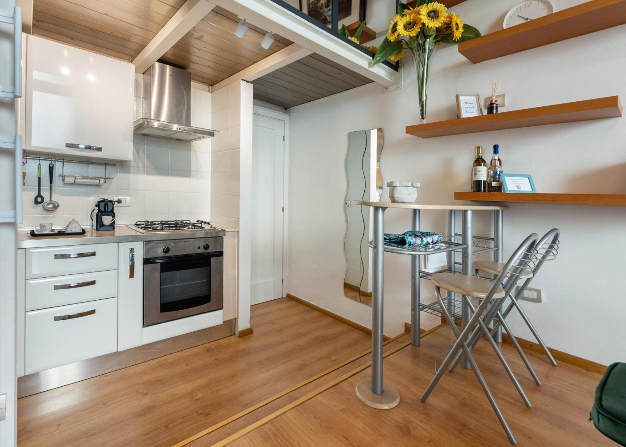 Via Cimabue 8B - Florence Charming Apartments - Metropolitan Loft In Florence - 20 Minute Walk To City Center - Excellent Base For Exploring - Less Than 5 Minute Walk To The Supermarket - Amazing Bakery On The Corner Kültér fotó