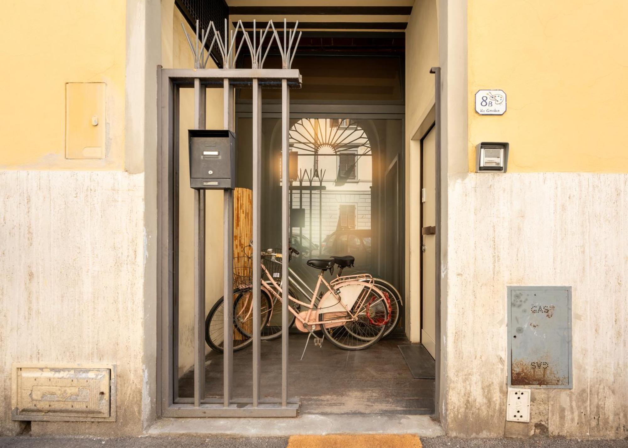 Via Cimabue 8B - Florence Charming Apartments - Metropolitan Loft In Florence - 20 Minute Walk To City Center - Excellent Base For Exploring - Less Than 5 Minute Walk To The Supermarket - Amazing Bakery On The Corner Kültér fotó